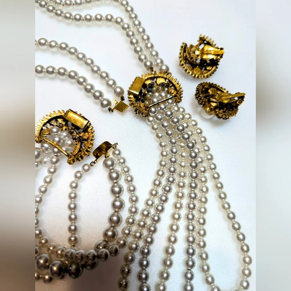 Vintage Pearl Rhinestone Necklace Bracelet Earrings Classic Statement Parue Set - Picture 6 of 7